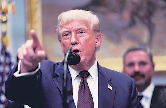 Trump's 25% Tariff Hit Triggers Layoff Warning From Exporters