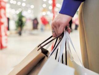 Retailers, online firms may score big over I-Day weekend