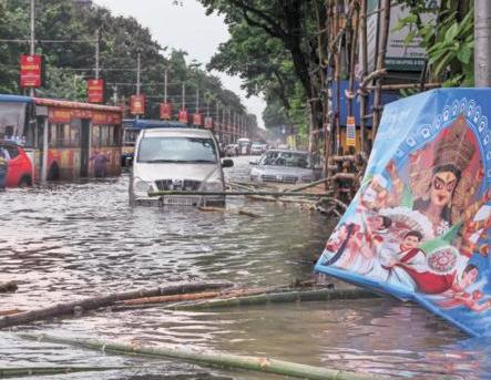 10 dead as rain paralyses Kolkata