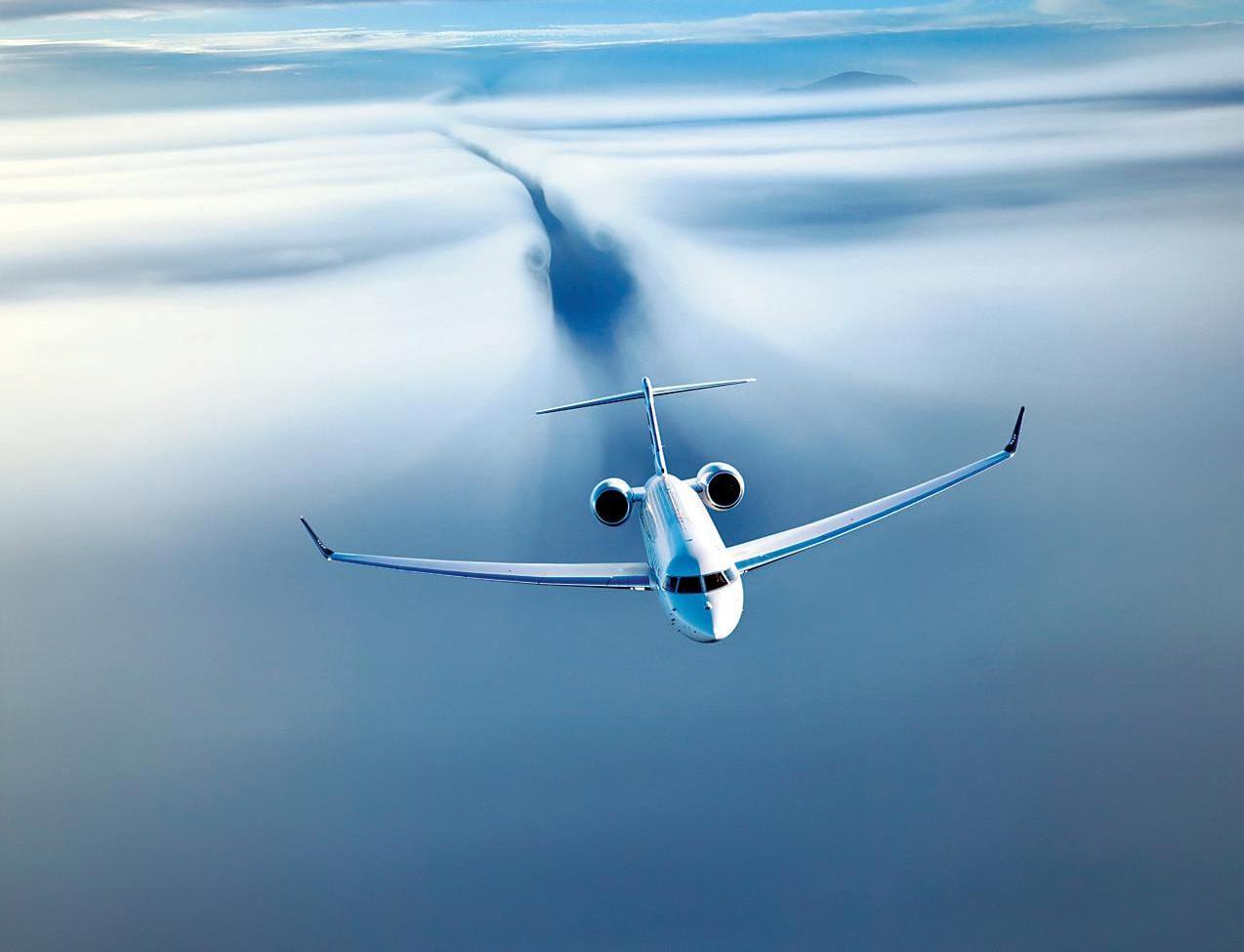 Global 8000: Luxurious as a Limousine and Agile as a Sports Car