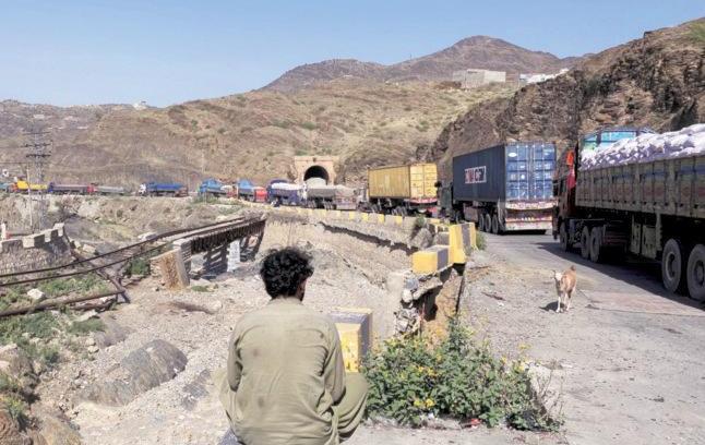 Pakistan, Afghan Taliban suffer heavy losses in deadly clashes