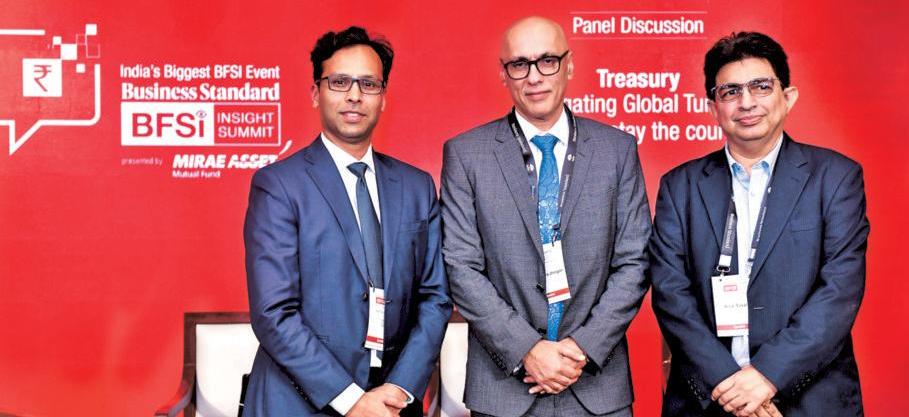 'Rising loan appeal hits corporate bond market's momentum'