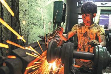 CAG to conduct pan-India audit on ease of doing biz for MSMEs