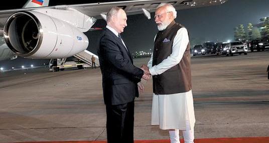 'Druzhba Dosti' flag flutters as Modi greets Prez Putin on tarmac