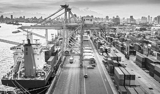 Exim cargo at India's ports fell by 2% in April