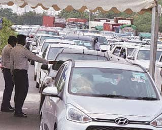 दिल्ली की सीमा एक और हफ्ते तक सील रहेगी