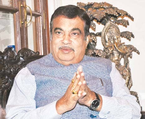 गडकरी के निशाने पर एनएचएआई