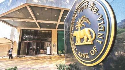 सरकारी बैंकों ने ज्यादा घटाईं दरें