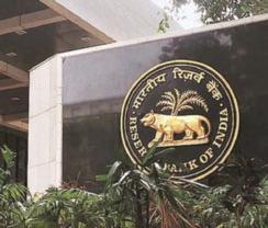 बाहरी अनिश्चितताओं से किया आगाह