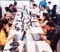 कर्मियों को दफ्तर बुलाने पर आईटी फर्मों का जोर