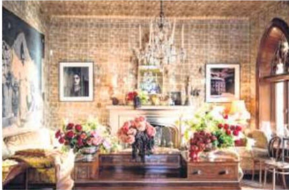 Blending antiques with modern décor