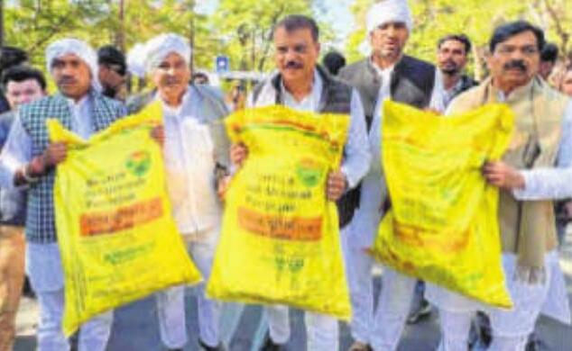 Opposition stages walkout over fertiliser shortage issue