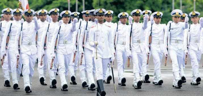 നേവിയിൽ 270 ഓഫിസർ