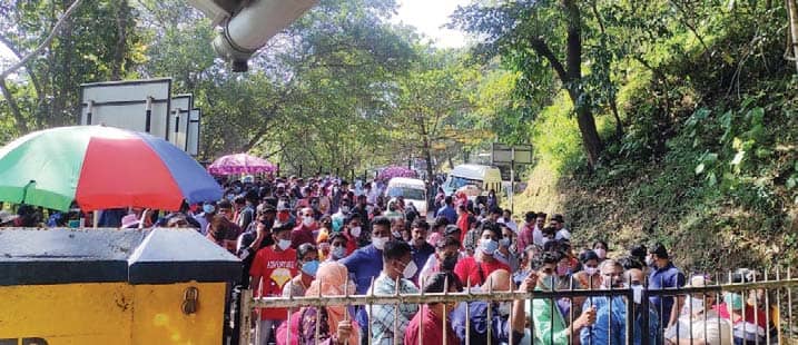 ഇടുക്കി അണക്കെട്ടിൽ സന്ദർശകത്തിരക്ക്