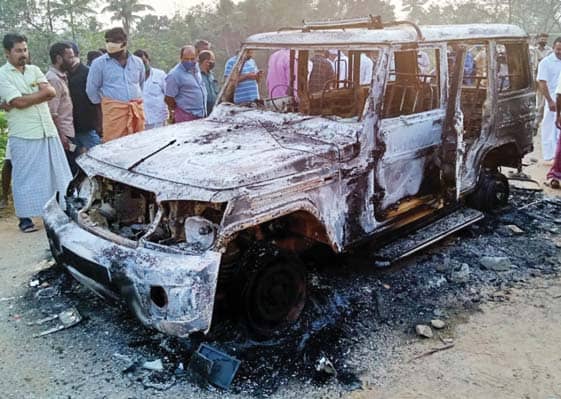 പോലീസിനെ ആക്രമിച്ചു, വാഹനം കത്തിച്ചു; 156 തൊഴിലാളികൾ കസ്റ്റഡിയിൽ