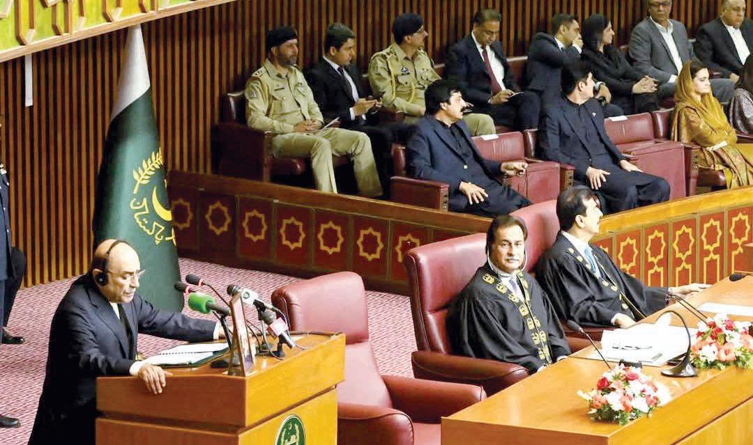 President calls for unity to revive economy, strengthen democracy