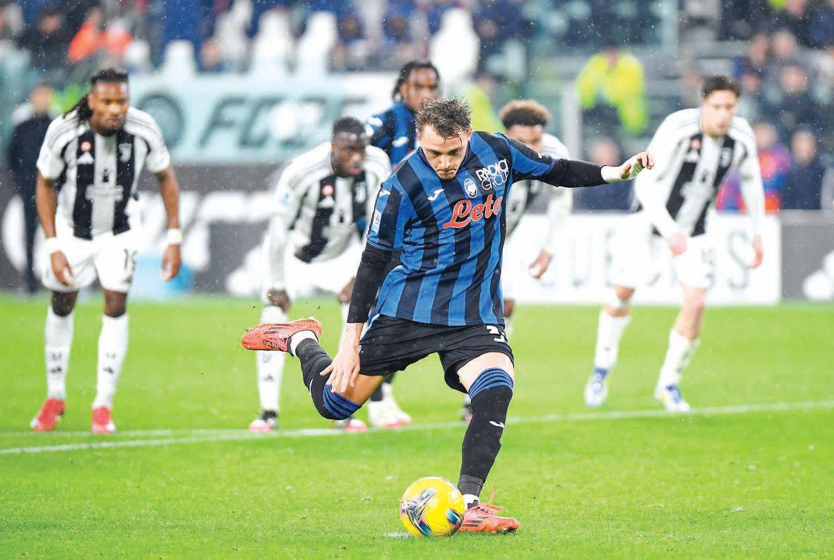 Atalanta can dream of Serie A title, says coach Gasperini