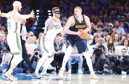 Jokic stars as Nuggets bounce back to silence Thunder, Lakers lose