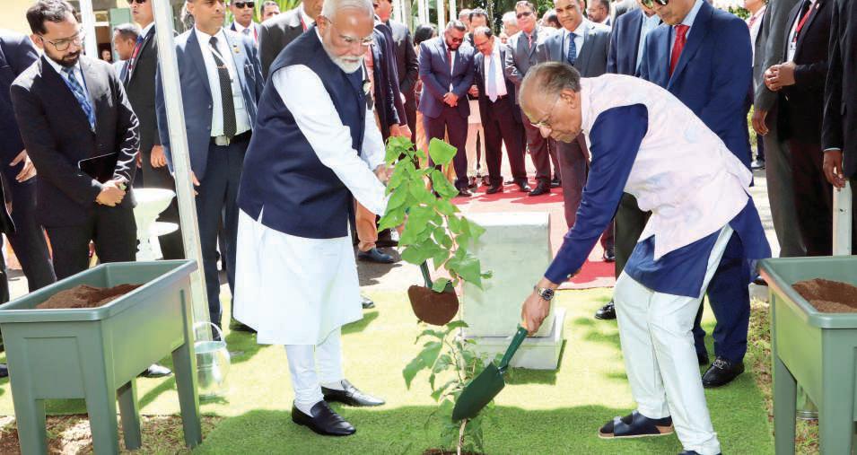 PM hands over OCI cards to Mauritius leader, First Lady