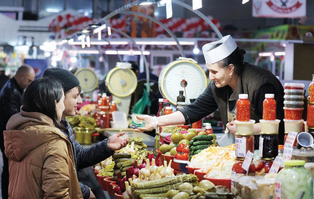 Strong rouble may push Russia into borrowing spree this year