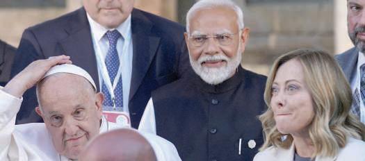 PM, Rahul lead nation's tribute to Pope