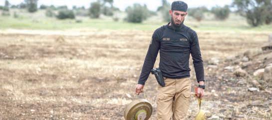 Land mines still claim lives in Syria