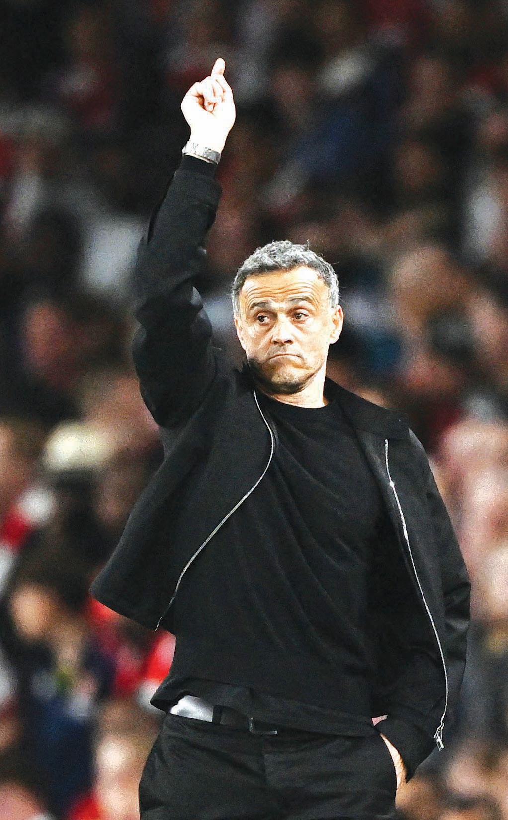 PSG mind on Arsenal return as French clubs scrap for CL places