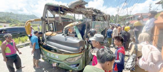 Bus accident leaves 12 dead in Indonesia
