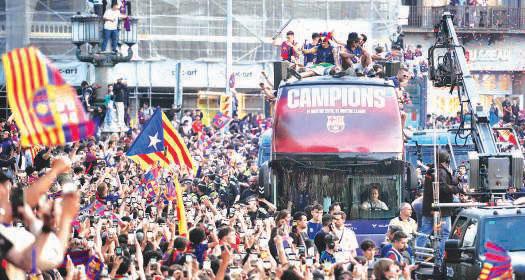 Coach Flick wants Barcelona title party repeat 'every year'