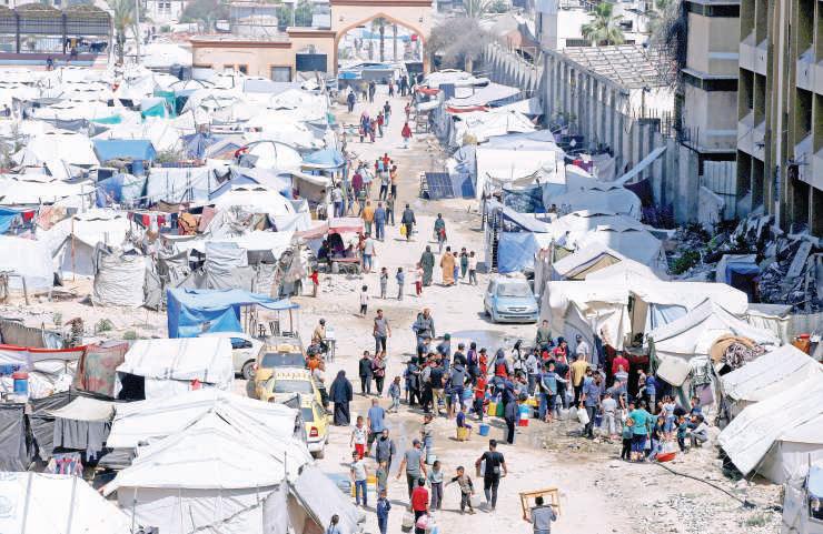 UK halts Israeli trade talks, UAE flays attack on civilians