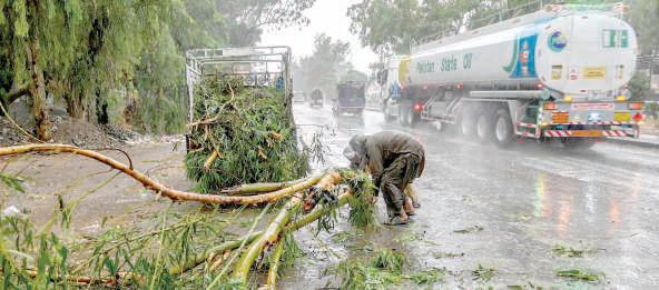 Rain, storms kill 32 and hurt 150 in 7 days