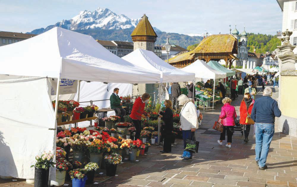 Swiss National Bank cuts rates to zero with inflation negative