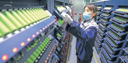 China's industrial profits slip in May