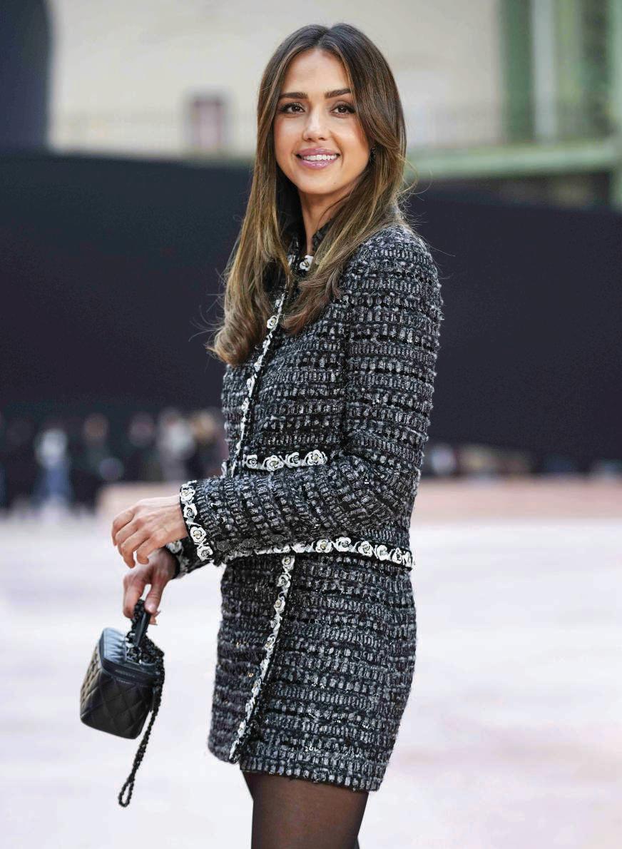 Jessica Alba is 'not interested' in relationship after Warren split