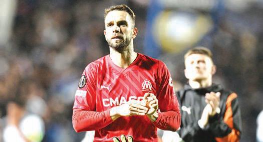 Goalkeeper Lopez returns to Spanish League club Betis on three-year contract