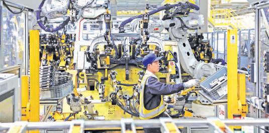 China's industrial profits fall further