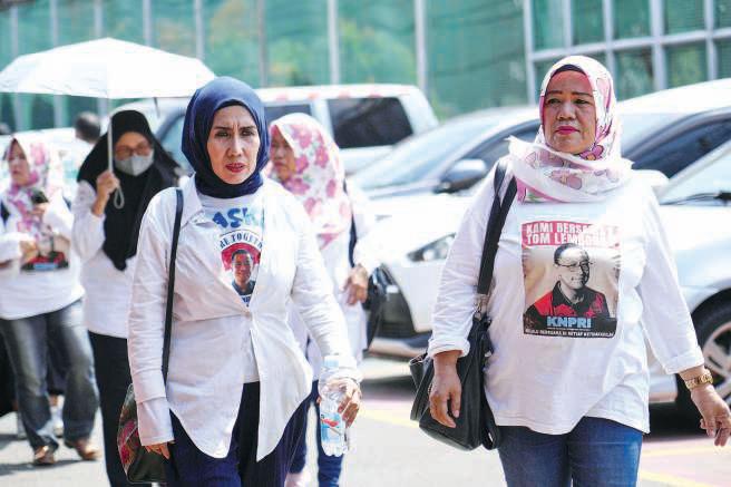 Indonesia pardons hundreds of prisoners