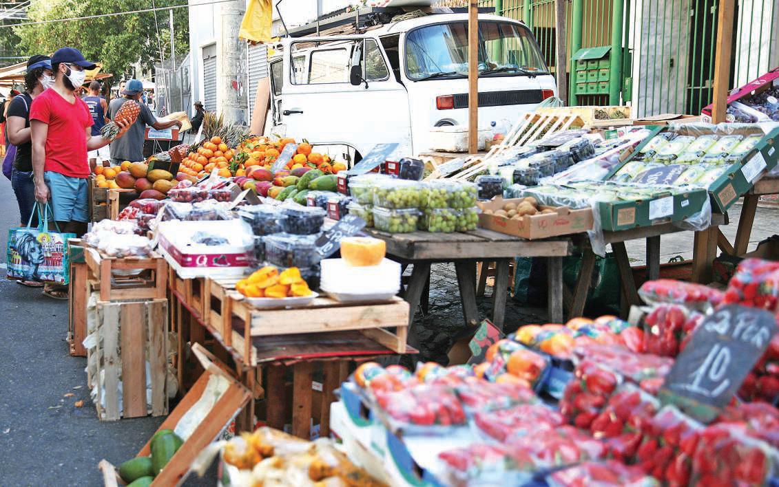 Brazil's mid-month inflation index posts 1st drop in 2 years in August