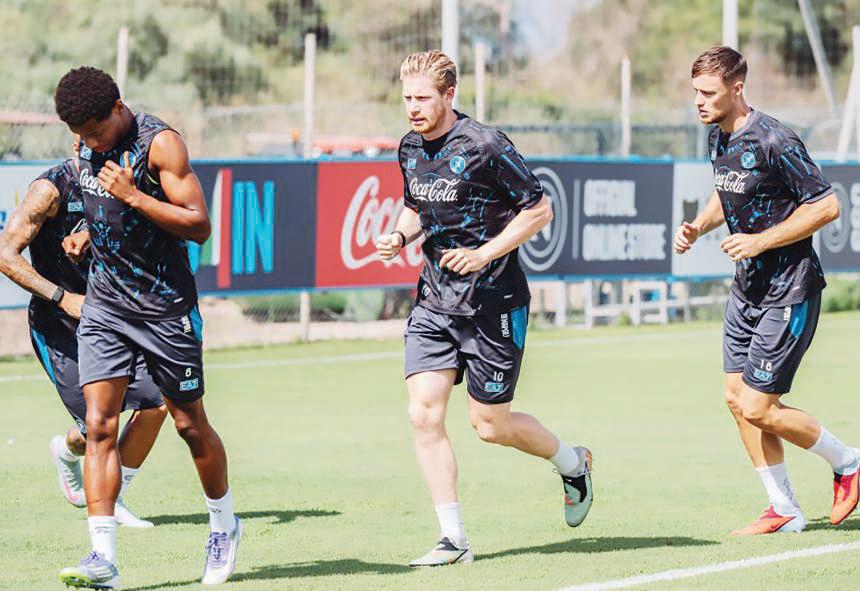 De Bruyne returns to Etihad as City face Napoli in CL clash