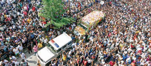 India bids tearful farewell to maverick musician