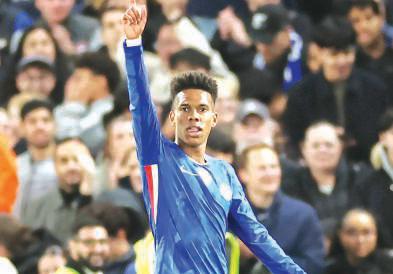Liverpool suffer third straight loss as Estevao strikes late for Chelsea, Arsenal go top of EPL