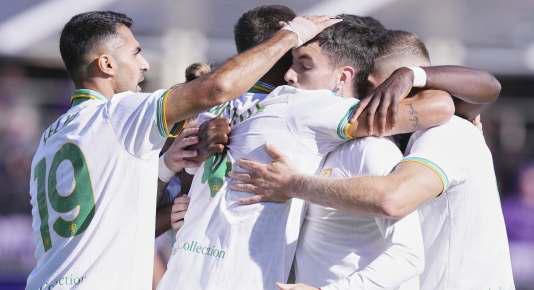 Roma take top spot at Italian League with 2-1 comeback win at Fiorentina