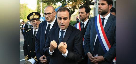 Reappointed French PM scrambles to form govt