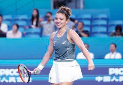 WTA Finals race heats up as Paolini overcomes Bencic to book Ningbo semis berth vs Rybakina