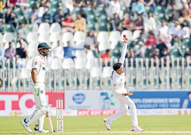 Late strikes jolt SA progress after Maharaj's heroic thwarts Pakistan
