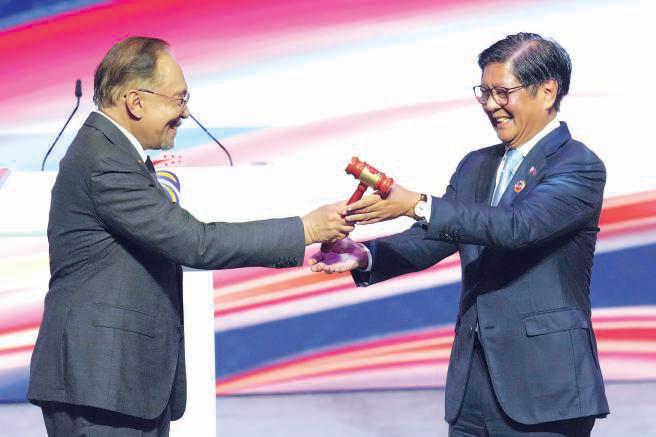 Philippines takes over ASEAN chairmanship