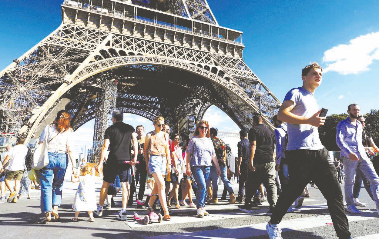 France’s economy grows faster than expected in third quarter