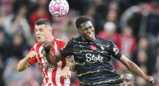 Xhaka lifts Sunderland into fourth after Everton draw