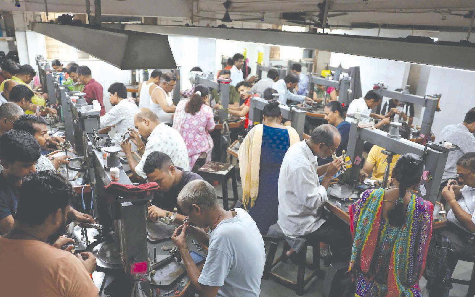 India’s unemployment rate falls to 5.2% in the July-September quarter