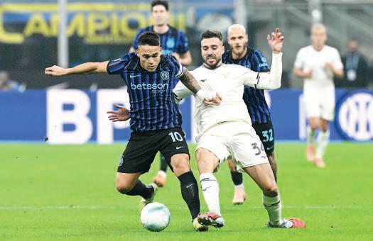 Inter rise to Serie A summit after win over Lazio, Roma beat Udinese